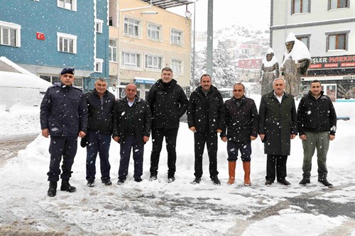 Yoğun Kar Yağışında Ekiplerimiz Sahada